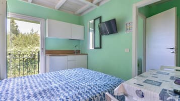 1 bedroom, free WiFi, bed sheets