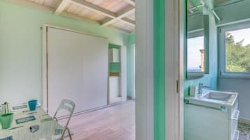 Fridge, stovetop, coffee/tea maker, cookware/dishes/utensils