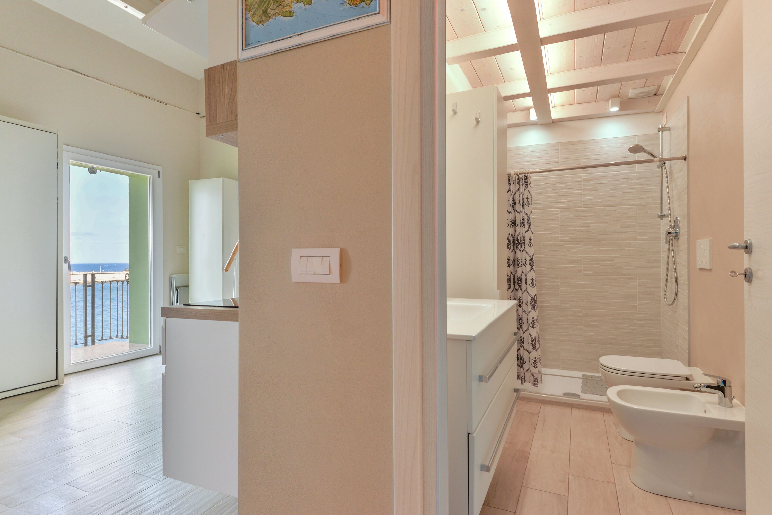 Doccia, asciugacapelli, asciugamani