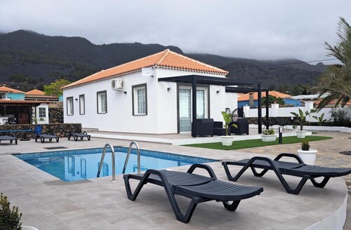 Appartement 'Amalava' avec vue sur la mer, Wi-Fi et climatisation