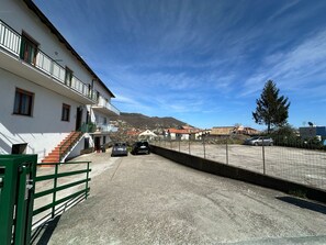 Property grounds - Apartment 'Capri Vista Monti' with Shared Garden, Balcony and Wi-Fi (Agerola)