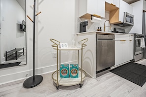 Fridge, microwave, oven, stovetop - Downtown Luxury Retreat -- Sofa bed + Bart cart + Towel Warmer + Washer/Dryer (Dallas)