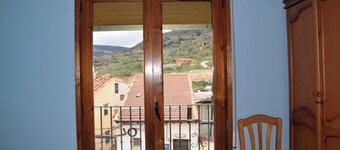 Zimmer 'Triple Con Balcón' mit Balkon und Wi-Fi