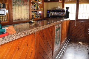 Bar (in der Unterkunft)