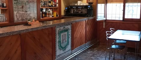 Bar (en la propiedad)
