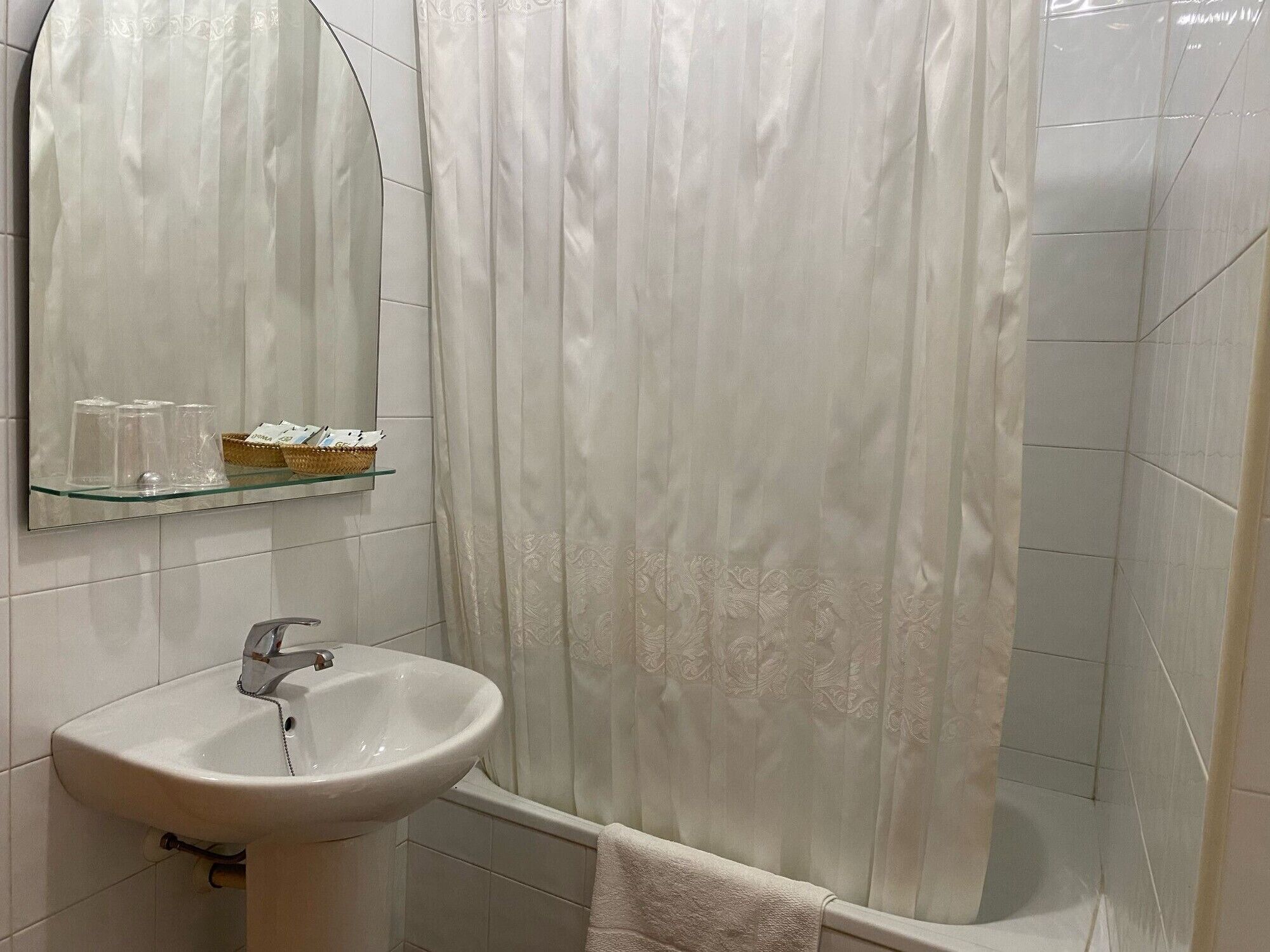 Douche, serviettes fournies
