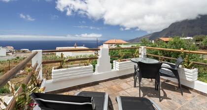 Holiday Home 'Pozo Del Deseo' with Sea View, Private Terrace and Wi-Fi
