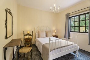 2 bedrooms, iron/ironing board, free WiFi, bed sheets - Holiday Home 'Pozo Del Deseo' with Sea View, Private Terrace and Wi-Fi (Frontera)