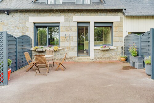 Holiday Home 'La Maison De La Rebergère' with Shared Terrace, Shared Garden and Wi-Fi
