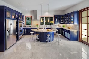 Private kitchen - Modern Santa Rosa Retreat Near Wineries & Trails (Santa Rosa)