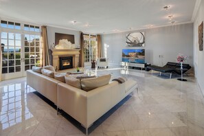 TV, fireplace - Modern Santa Rosa Retreat Near Wineries & Trails (Santa Rosa)