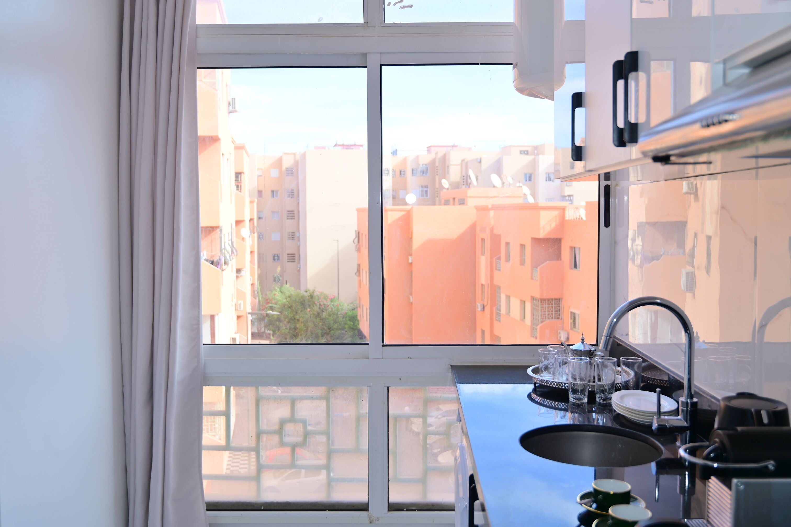 Réfrigérateur, micro-ondes, four, cafetière/bouilloire