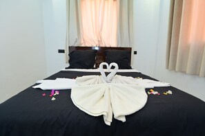 3 bedrooms, iron/ironing board, free WiFi