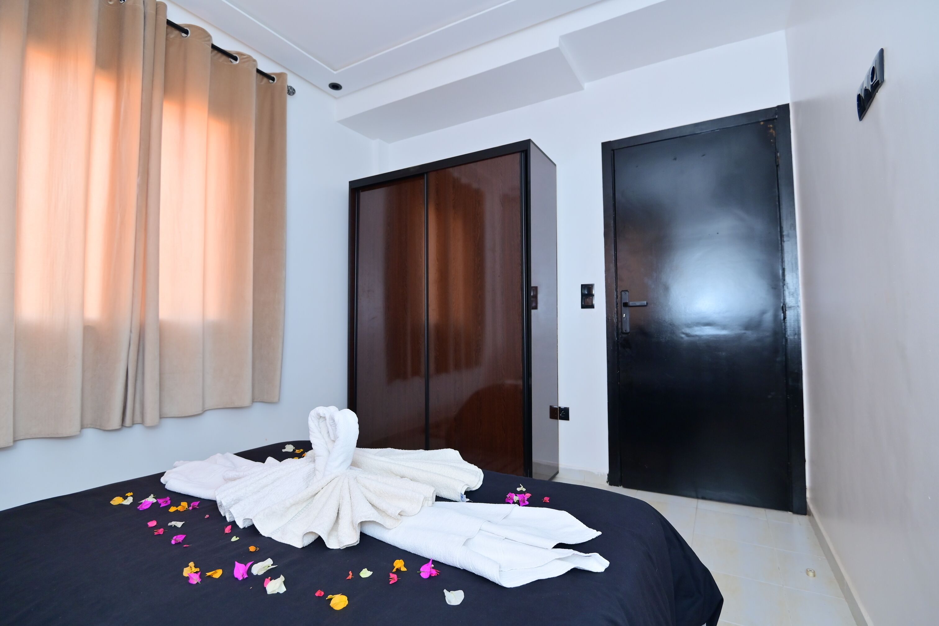 3 habitaciones, tabla de planchar con plancha y wifi gratis 