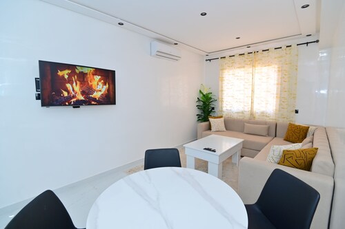 Charming Marrakech Apartment – AC, IPTV, Free Parking 12 min to Jardin Majorelle