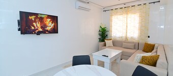 Charming Marrakech Apartment – AC, IPTV, Free Parking 12 min to Jardin Majorelle