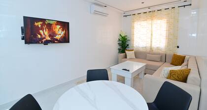 Charming Marrakech Apartment – AC, IPTV, Free Parking 12 min to Jardin Majorelle