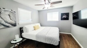 6 chambres, fer et planche à repasser, lit de bébé portatif, Wi-Fi