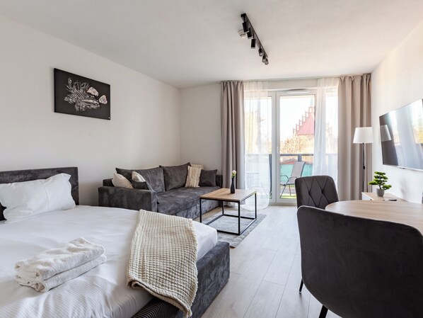 Iron/ironing board, WiFi, bed sheets - Mostek Riverside Calm Studio (Gdansk)