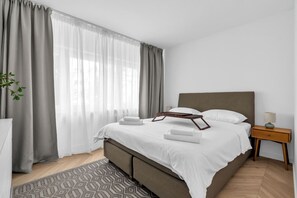 2 quartos, ferros/tábuas de passar roupa, Wi-Fi, roupa de cama