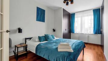 2 bedrooms, iron/ironing board, WiFi, bed sheets