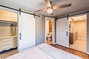1 chambre, bureau, fer et planche à repasser, Wi-Fi gratuit