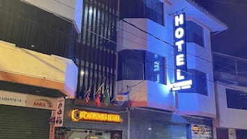 Mặt tiền nơi lưu trú