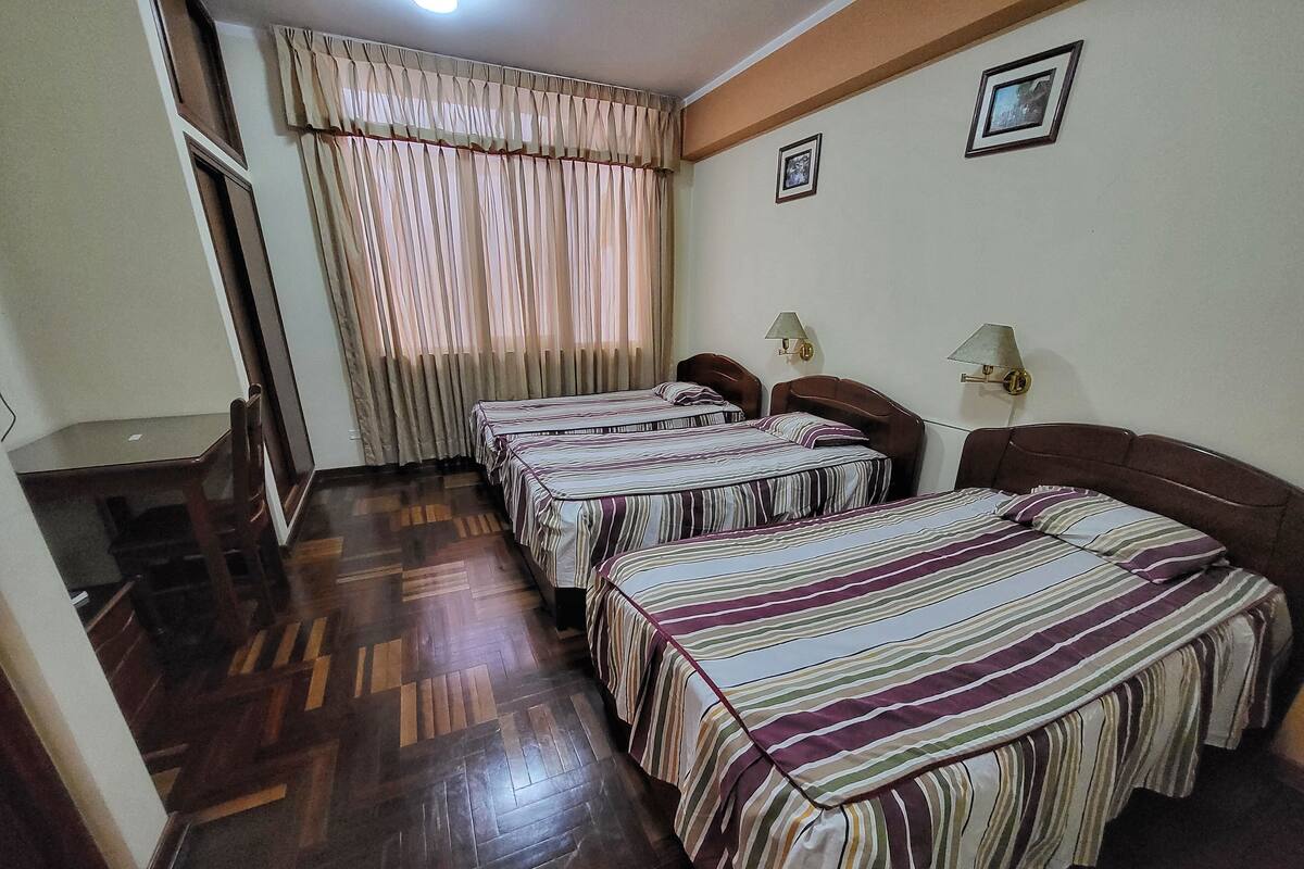 Triple Room | Desk, laptop workspace, WiFi (free)