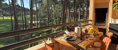 تناول الطعام بالخارج