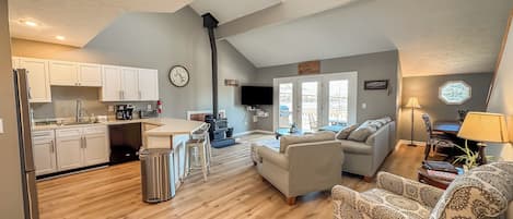 Smart TV, fireplace