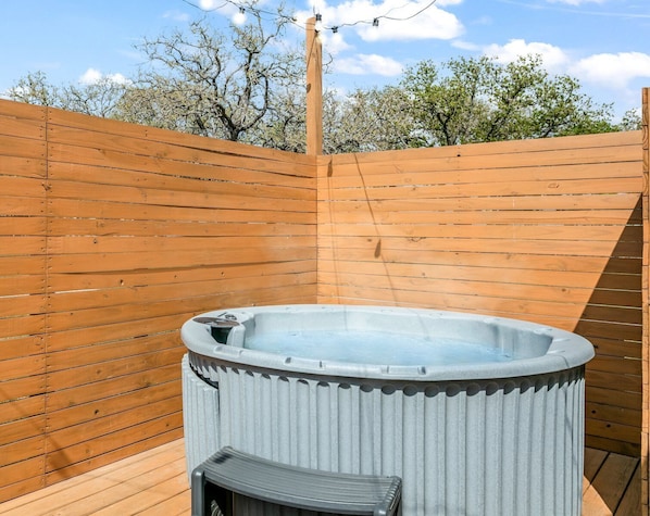 Bain à remous extérieur