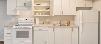 2-bedroom apartment in nice Milton with AC, fitness room, WiFi