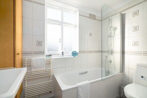 ヘアドライヤー、タオル