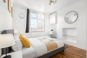 1 habitación, escritorio, tabla de planchar con plancha y wifi gratis