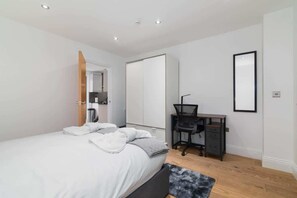 1 bedroom, iron/ironing board, travel cot, free WiFi
