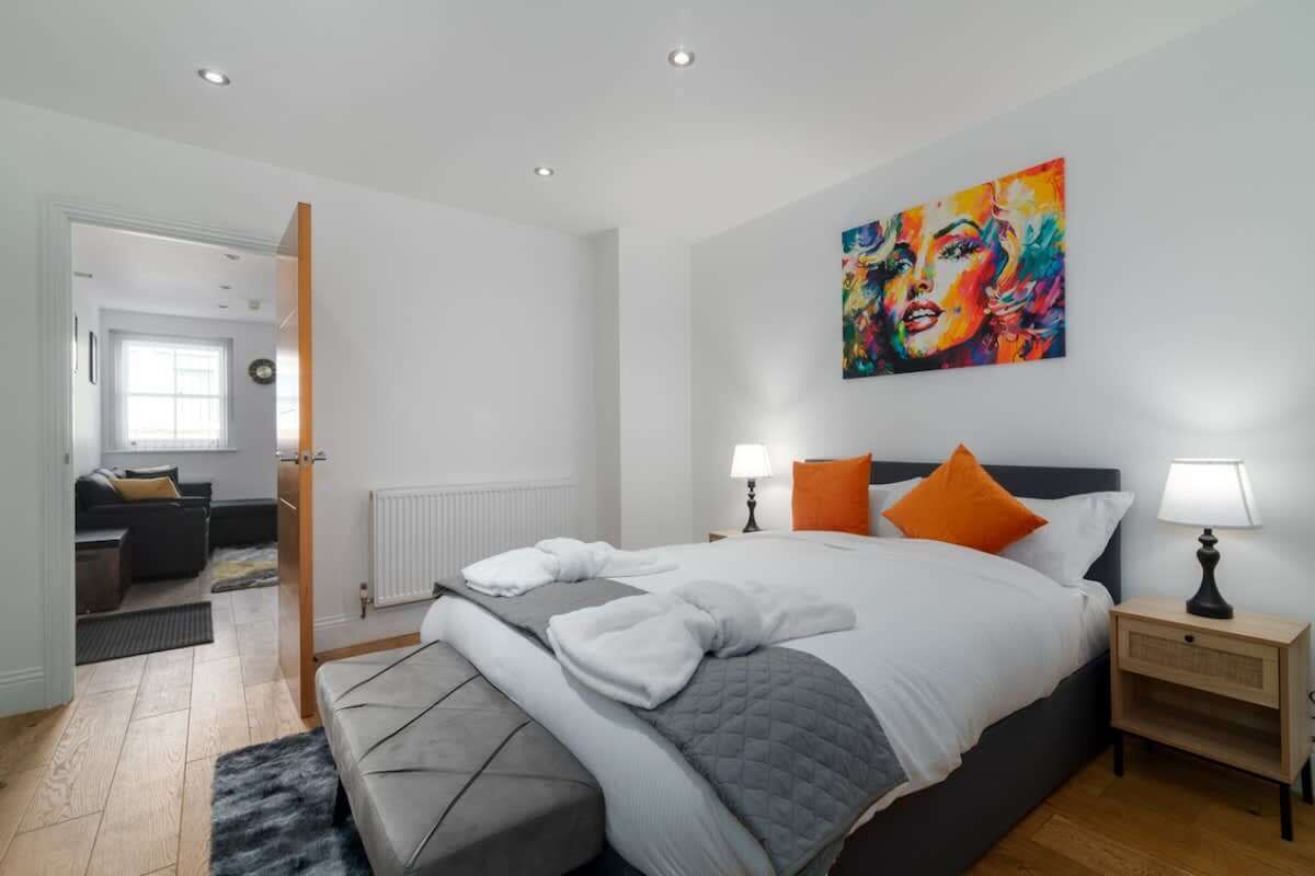 1 bedroom, desk, iron/ironing board, travel cot