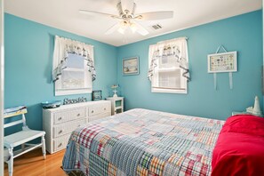 2 makuuhuonetta, silitysrauta/-lauta, vauvan matkasänky, ilmainen Wi-Fi