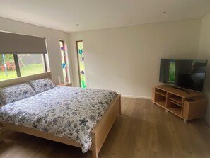 1 chambre, fer et planche à repasser, draps fournis