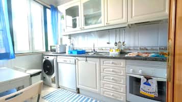 Fridge, microwave, oven, dishwasher