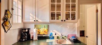 Charming 1BD Loft in Shelburne