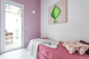 3 bedrooms, desk, WiFi, bed sheets - La Galla House | Lecce Selection (Lecce)