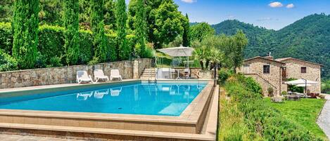 Piscina all'aperto