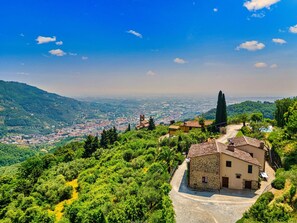 Exterior - Tuscan Fireplace Apt · Jacuzzi · Gym · Cold Plunge · Monthly · Eur 31/pax/night (Pescia)