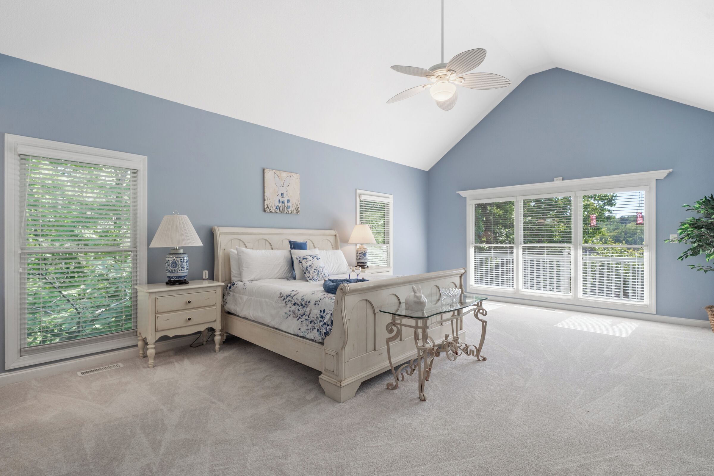 6 habitaciones, tabla de planchar con plancha y wifi gratis 