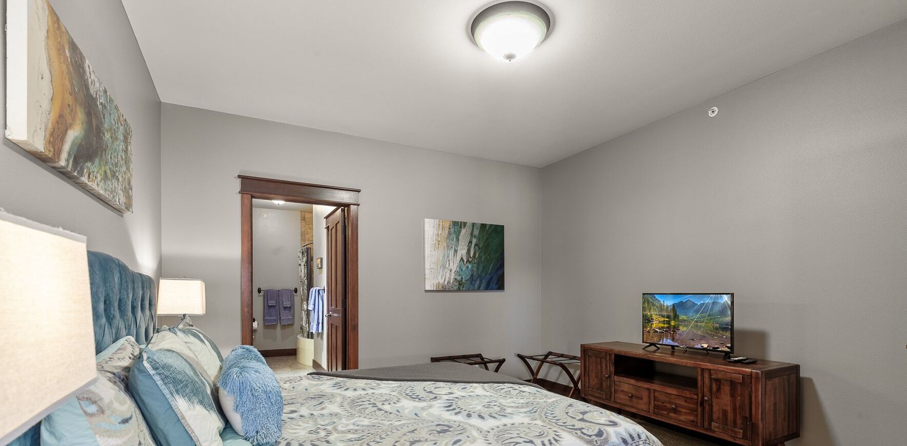 1 chambre, fer et planche à repasser, Wi-Fi gratuit, draps fournis