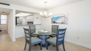 Dining - Lovely two-bedroom two, two-bath condo on the first floor with pool views. (Marco Island)
