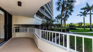 Unclassified image, 4 of 26, button