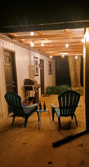 Terrace/patio - 2 fireplaces, fire pit @Leesville Lake 2 Private Bdrms NO Stairs Sleeps.6 (CARROLLTON)