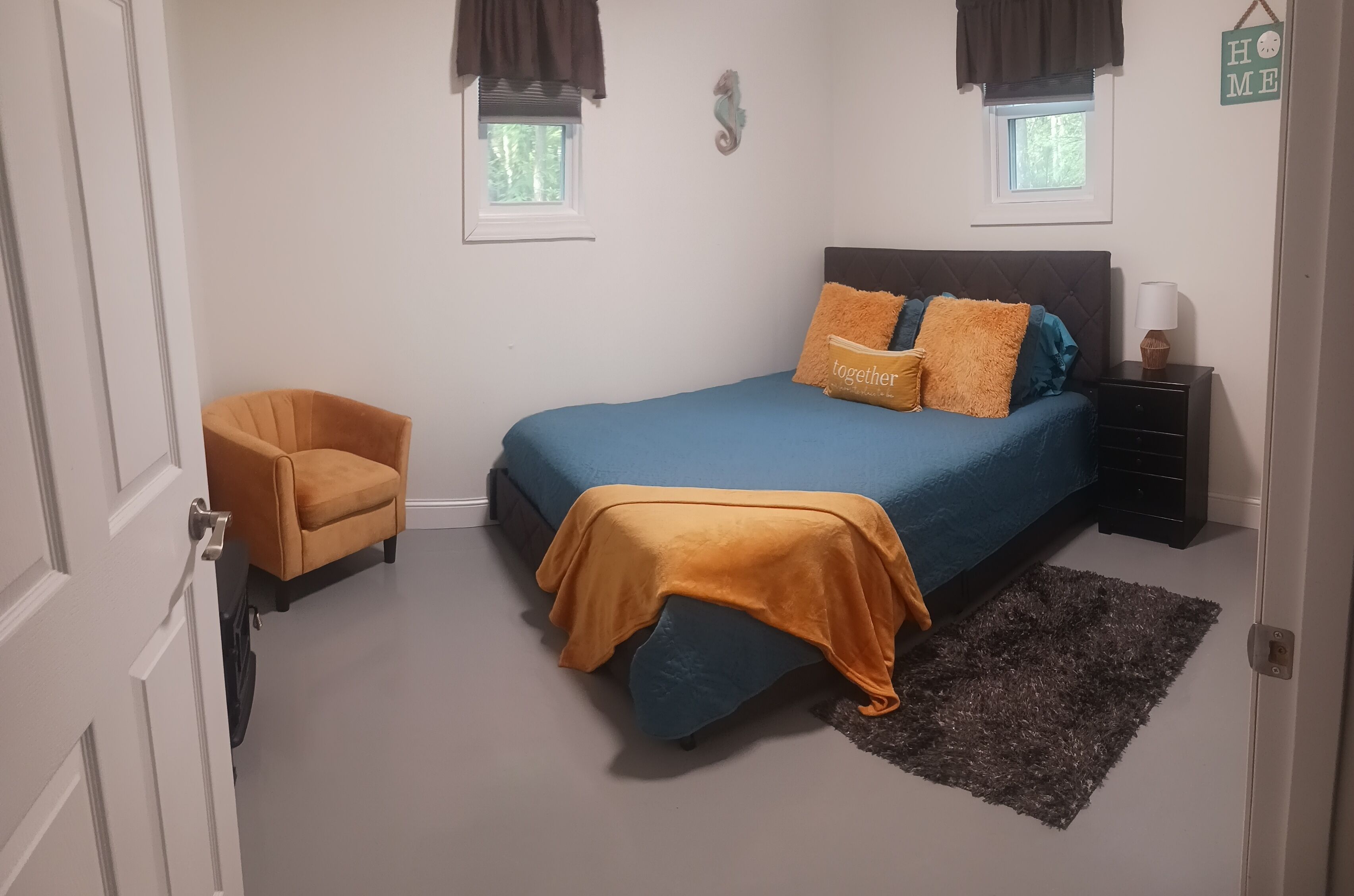 2 bedrooms, iron/ironing board, bed sheets