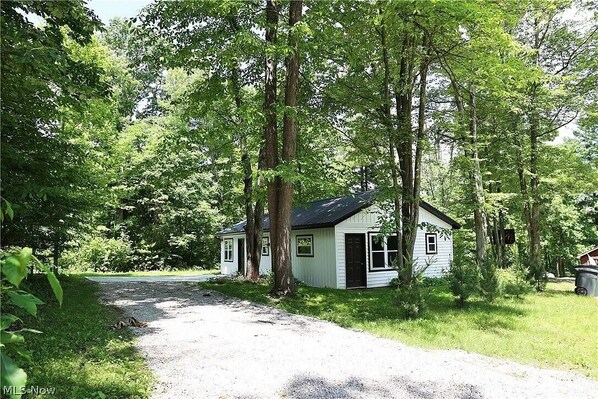 Exterior -  The Reel Cottage Leesville Lake No Stairs, firepit, fireplace  NEW WIFI 6/3 (CARROLLTON)